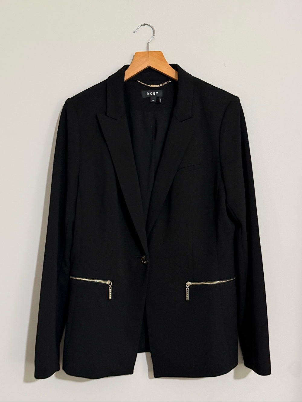 DKNY Women's Black Tailored Blazer with Zip Pockets